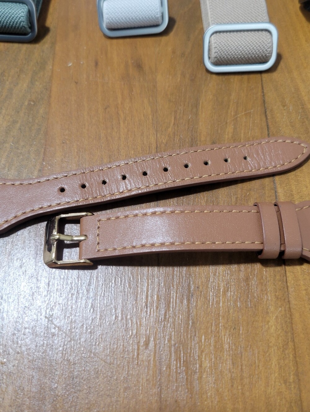 Samsung Galaxy Watch SM-R815U Rose Gold 42mm Good Condition w/ 7 Bands - Picture 4 of 9